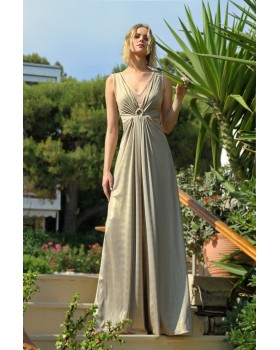 Long maxi dress with circle on the frond